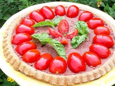 Crostata morbida salata low carb con paté di olive taggiasche